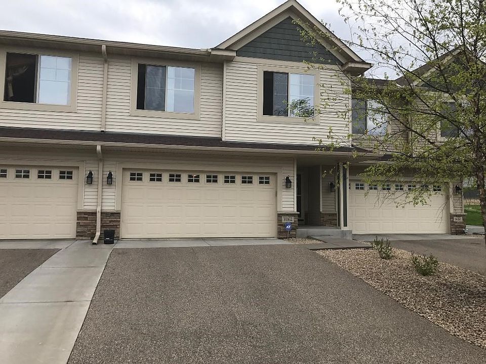 GREAT PRIOR LAKE LOCATION, CLOSE TO PARKS, WALKING TRAILS AND AWARD WINNING JEFFERS POND ELEMENTARY!