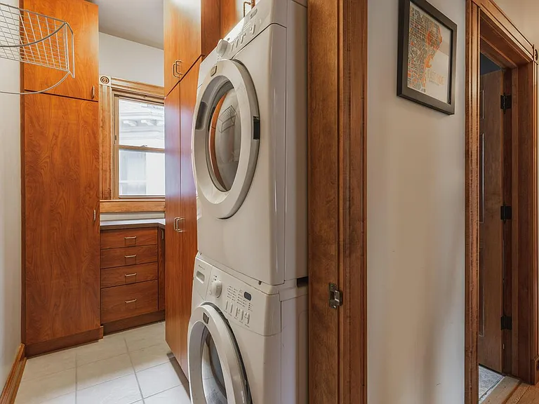2822 N Shepard Ave #UPPER — Photo 13