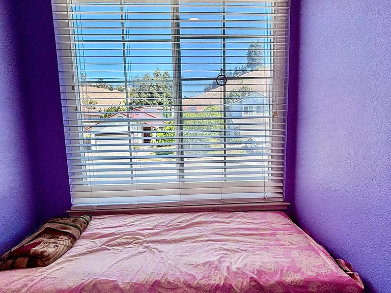 1084 Sunrise Dr — Photo 35