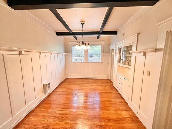 3rd image of 2210 Baker St