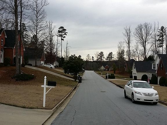 4th image of 4245 Hillsborough Dr