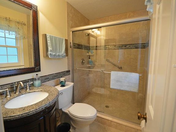5th image of 207 E Sweetwater Creek Dr