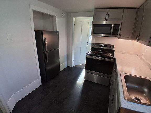 4th image of 25 Bennington Rd #2