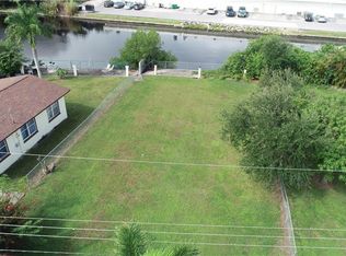 525 13th St N, Naples, FL 34102