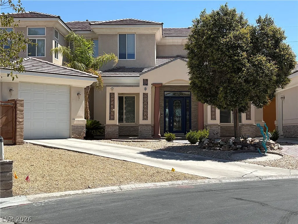 4 bed, 4.0 bath, 4874 sqft, $5,800 — Photo 1
