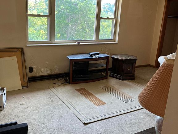 3rd image of 24 Shaw Dr