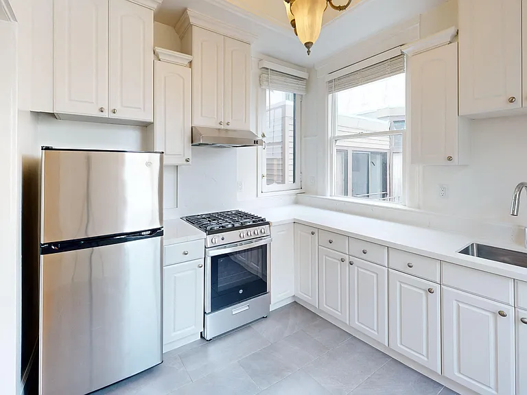 840 California Street — Photo 17