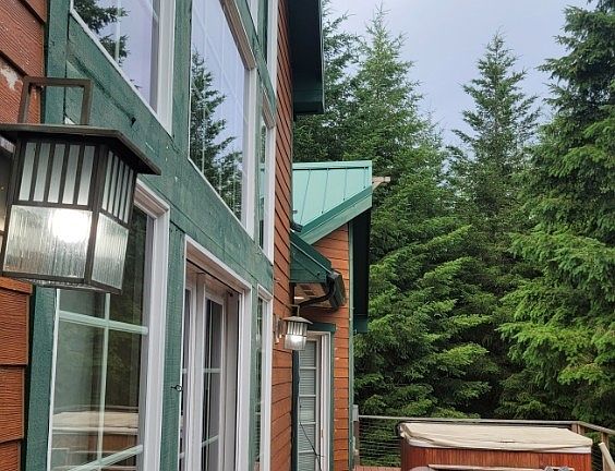 5th image of 101 E Blackhawk Ct