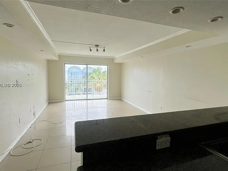 486 NW 165th Street Rd #B606 — Photo 4