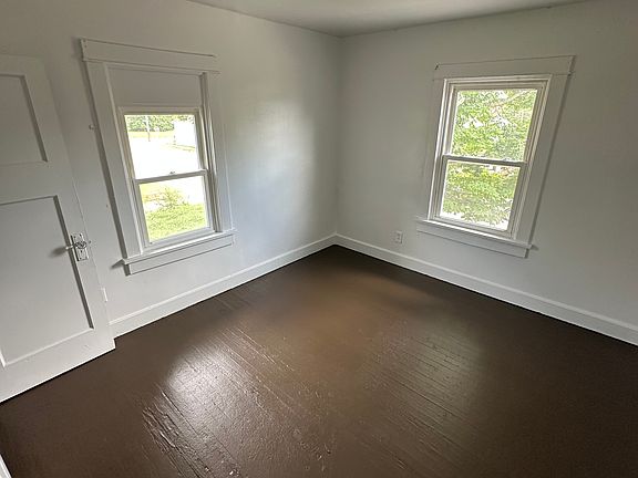 4th image of 551 Westwood Ave