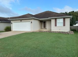 895 W Birch St, Nixa, MO 65714