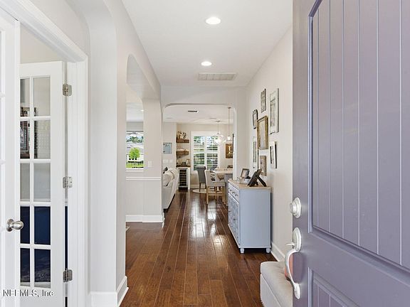 4th image of 36 DELANO Street