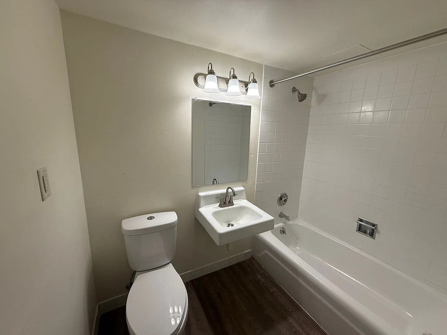 Heritage House Apartments — Photo 4
