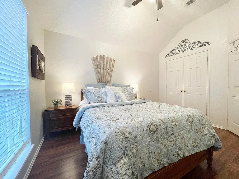 8306 Trail Lake Dr — Photo 6