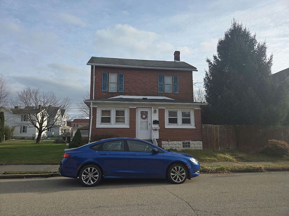 1st image of 215 Oak St