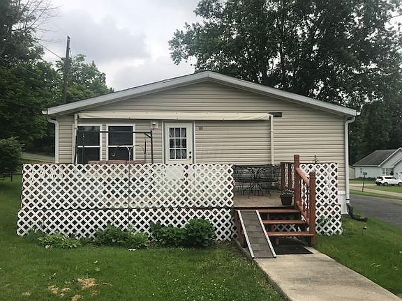 3rd image of 159 Maple Ave