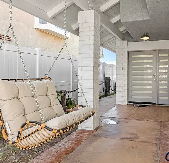 entry/atrium
