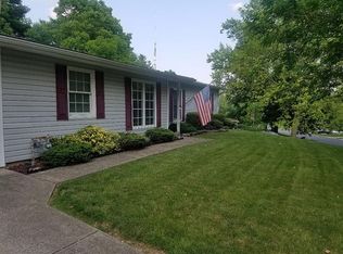 8 Upper Hillside Dr, Bellbrook, OH 45305