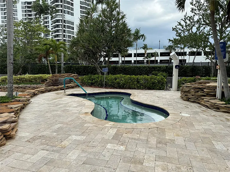 3500 Mystic Pointe Dr #2003 — Photo 28