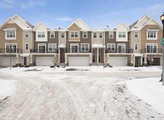 3rd image of 11896 Emery Village Dr N #2908