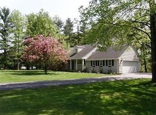 70 N Strawberry Ln, Moreland Hills, OH
