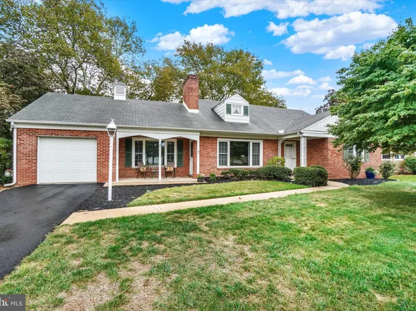 398 Edgehill Rd, York, PA 17403