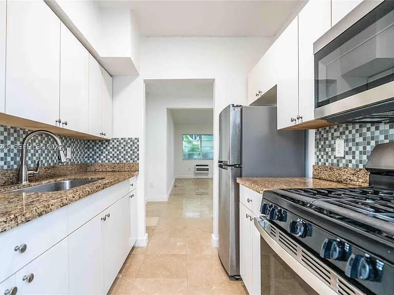 1120 Euclid Ave #6 — Photo 8