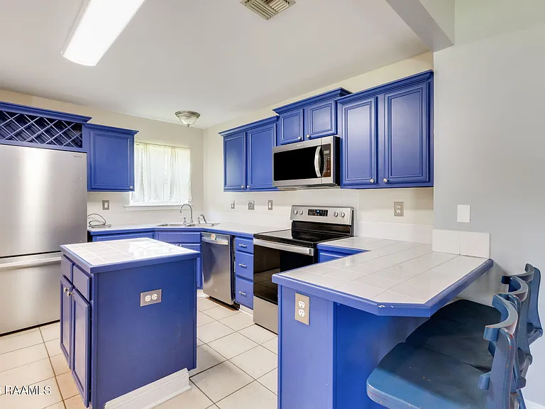 115 Tulip Tree Ln — Photo 4