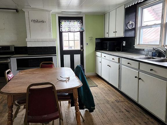 4th image of 448 Ridgeview Rd APT 3