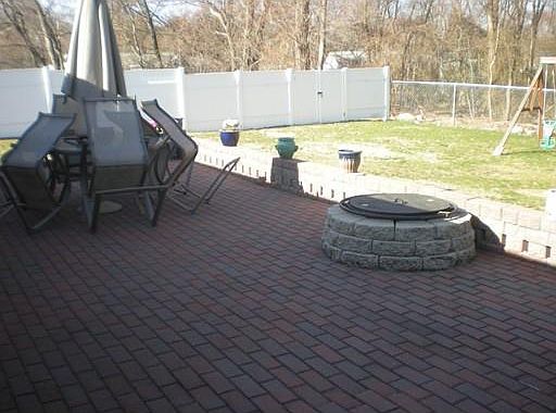 5th image of 161 Ardsley Cir