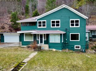 910 Main St, Wardner, ID 83837