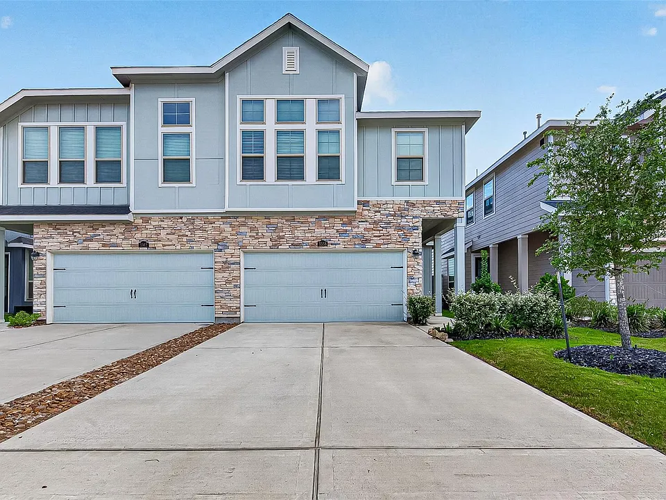 5558 Amber Brook Ln