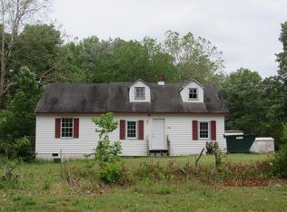 6240 McKinney Ln, Hayes, VA 23072