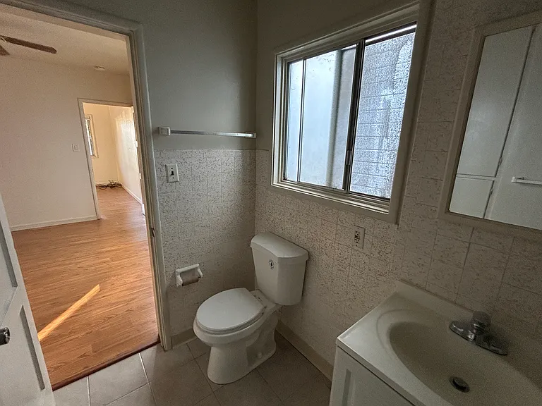 22580 Chestnut St — Photo 6