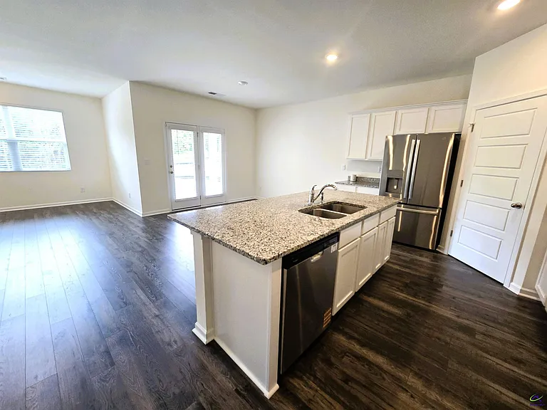 103 Ike Ct — Photo 12