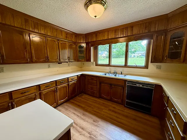 590 Wedgwood Dr — Photo 19