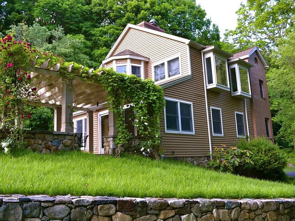 Welcome to 404 Haviland Hollow Rd