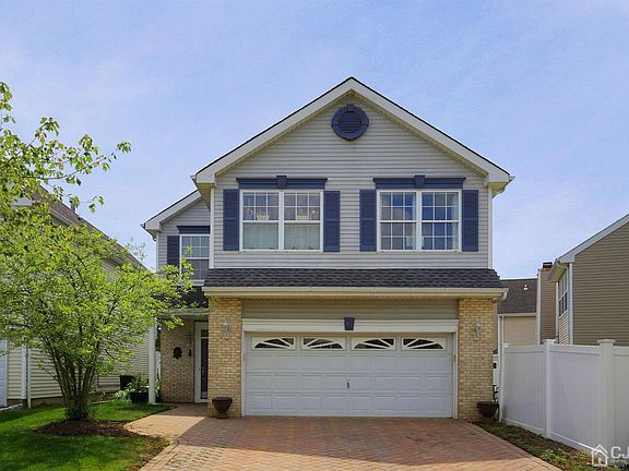 2nd image of 91 Glenn Oaks Ct