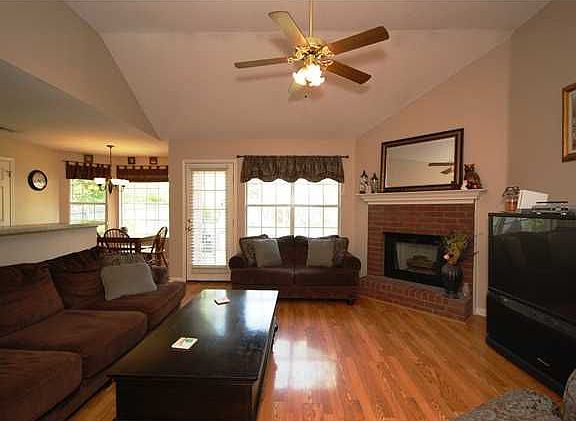 3rd image of 7134 Mirage Ln