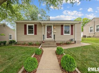2317 Oak St, Bettendorf, IA