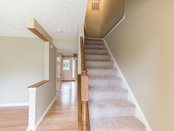 3rd image of 6302 Betsy Ross Ct