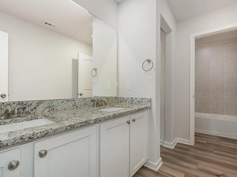 2120 Dakota Dr — Photo 10