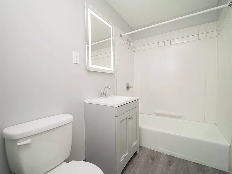 Enclave West Hartford / Parc West — Photo 14
