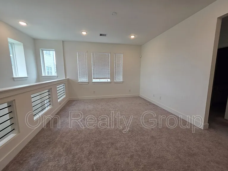 18710 Colorado River Ln — Photo 18