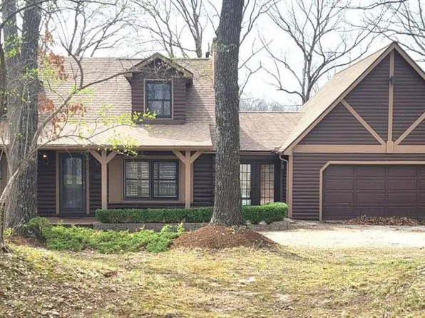 1235 Wooded Fork Dr, Chesterfield, MO 63005