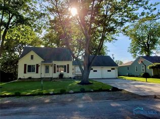 2111 Stoneham Rd, Toledo, OH 43615