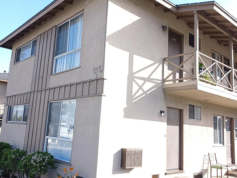 1300 Manhattan Beach Blvd #1300 — Photo 1