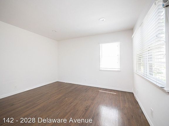 5th image of 2028 Delaware Ave APT D