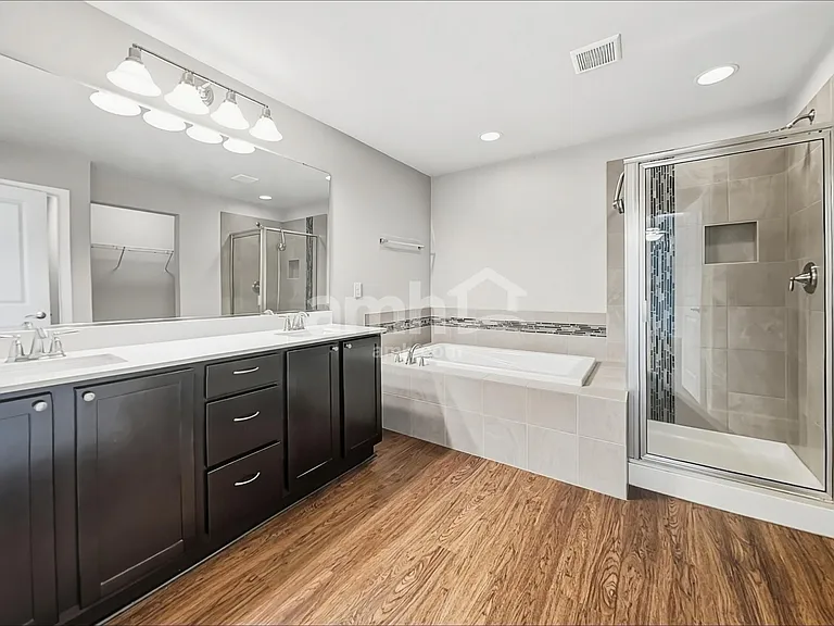 245 Iris Ln — Photo 12