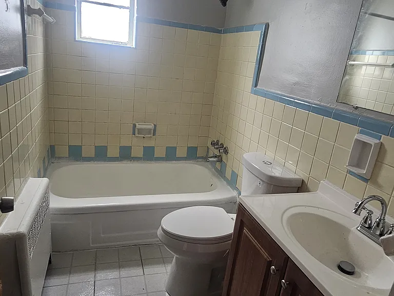 993 Burton Ave #3 — Photo 5